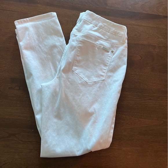 Chico’s White Sateen So Slimming Girlfriend Ankle Jeans - 2 Petite (Chico’s 00P) - Picture 1 of 7